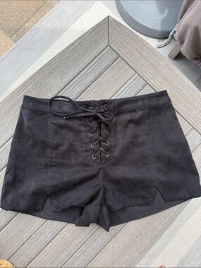 Lucca Black Lace-Up Women’s Shorts Sz M